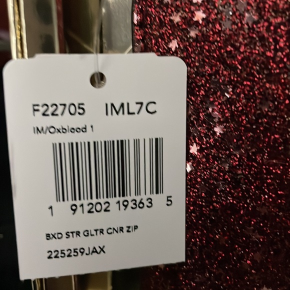 NIB WRISTLET WITH GLITTER STAR PRINT (COACH F22705) RED/WINE - Picture 2 of 5